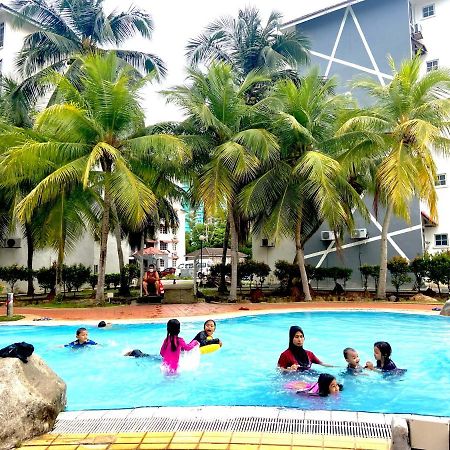 Smilez Homestay H102 & A306 At Pd Perdana Kondo Resort Порт-Диксон Экстерьер фото