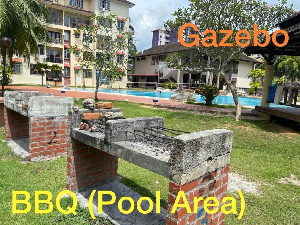 Smilez Homestay H102 & A306 At Pd Perdana Kondo Resort Порт-Диксон Экстерьер фото
